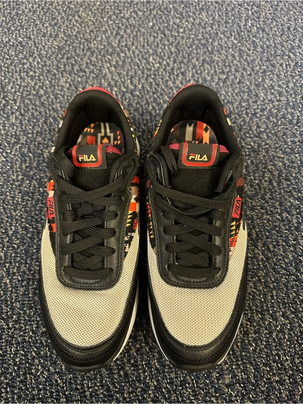 FILA Black, Cream & Red Patterned Men’s Sneakers Size 6.5